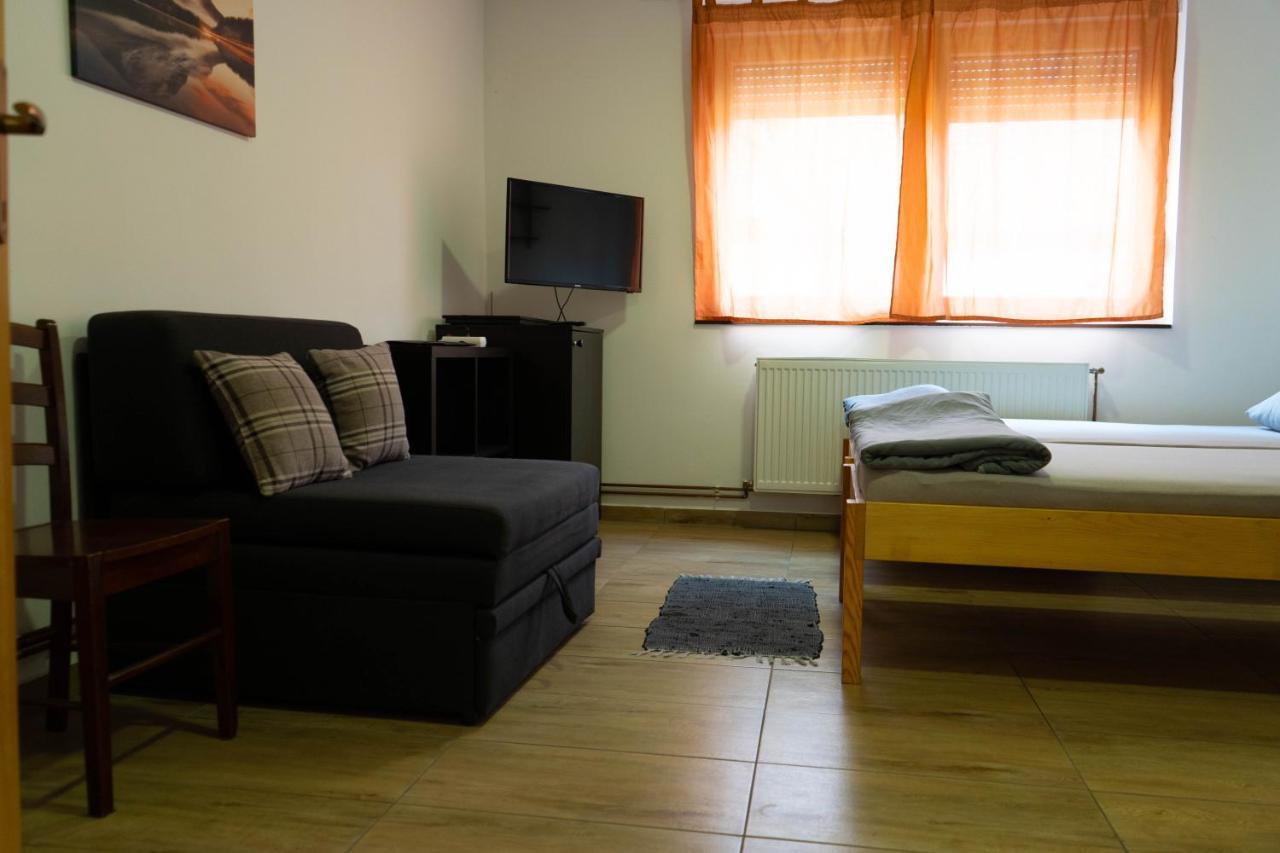 Apartment Eurho Осиек Экстерьер фото